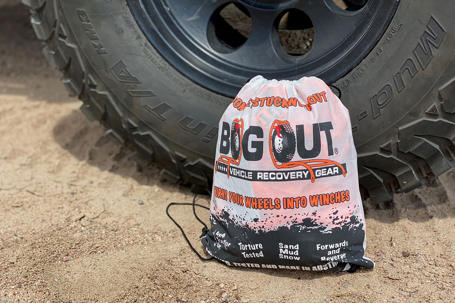 sand anchors for beach recovery