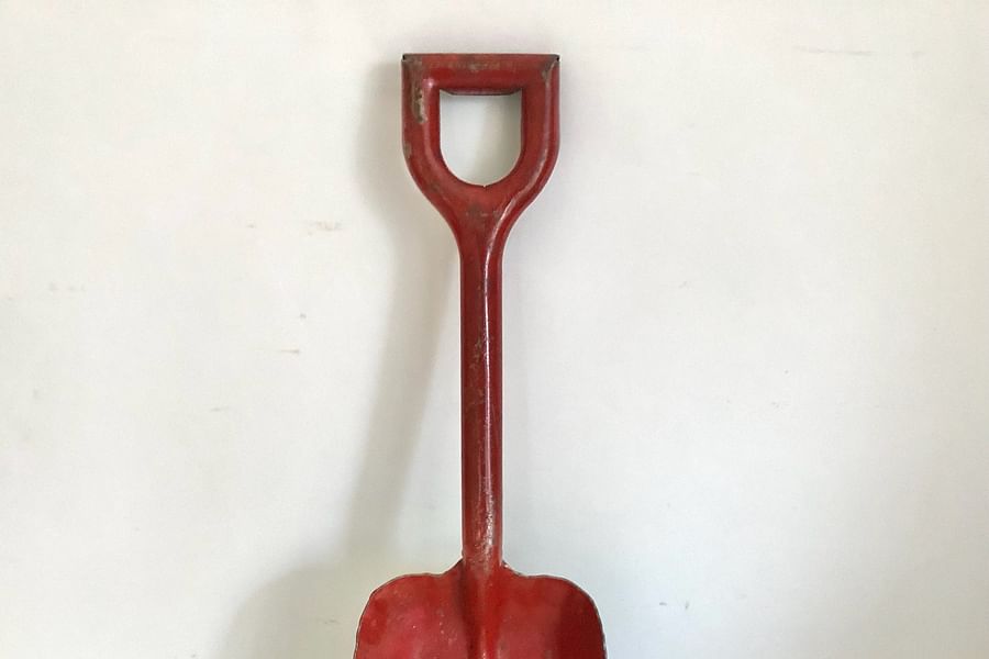 serrated edge shovels for sand