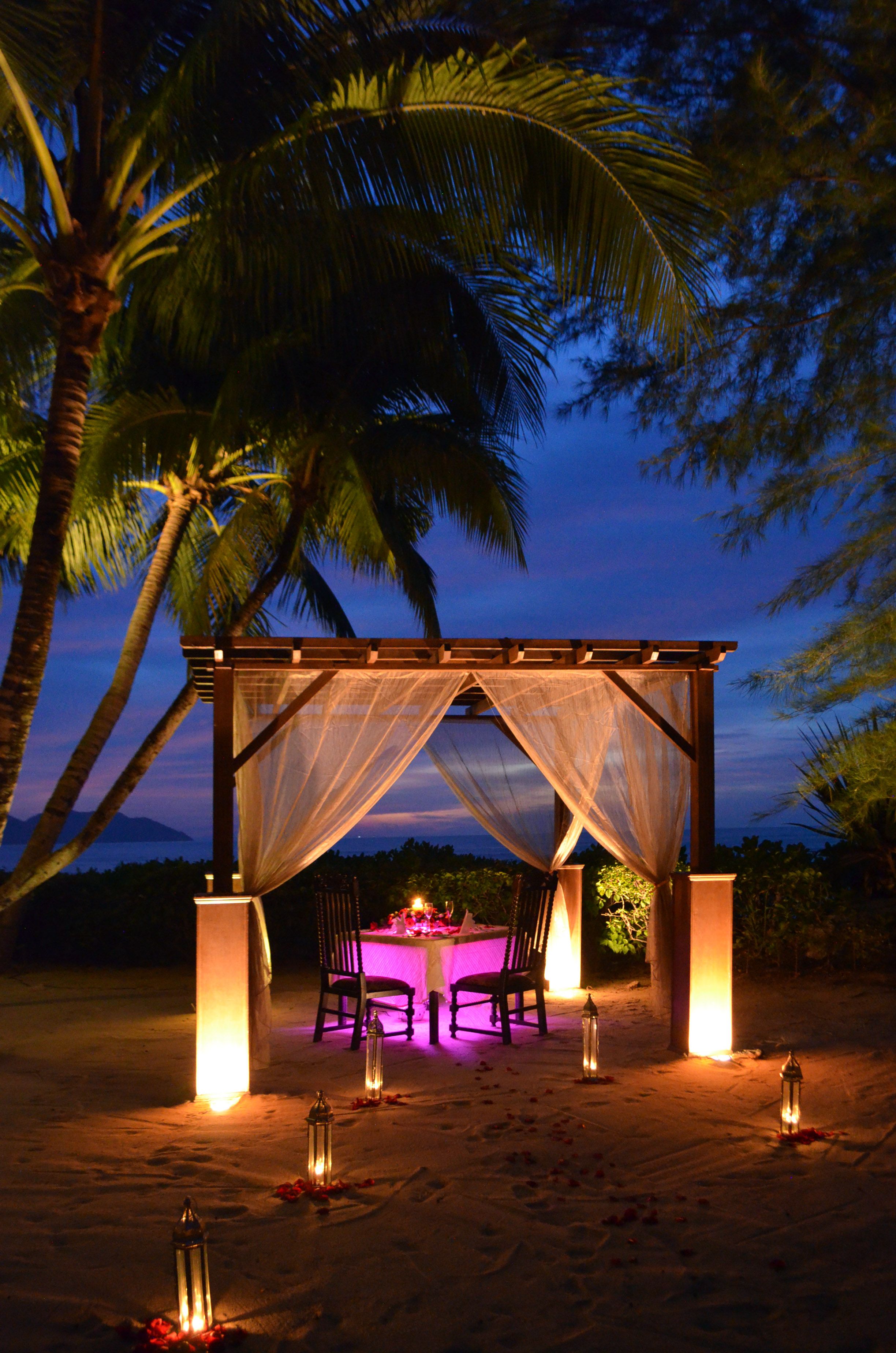 romantic beach lighting