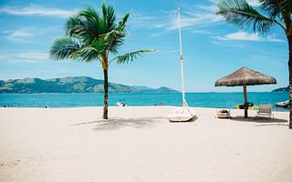 How can I drive in sand with a 2WD vehicle?