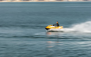 What are some things the driving instructor asks you to point out during beach driving lessons?
